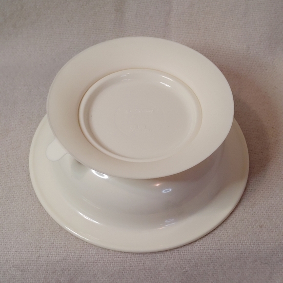bunnykins by Royal Dolton Plastic Bowl with Suction - Picture 5 of 7